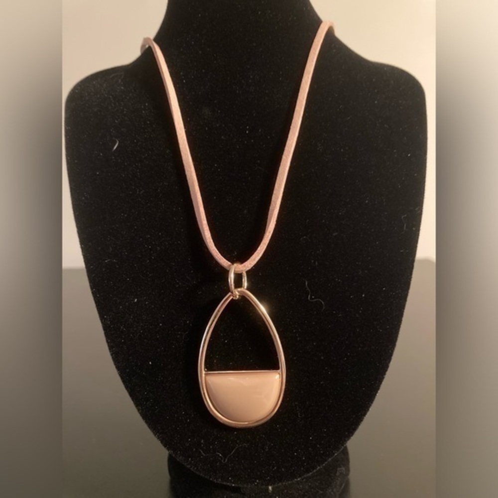 Macy’s golden and cream necklace